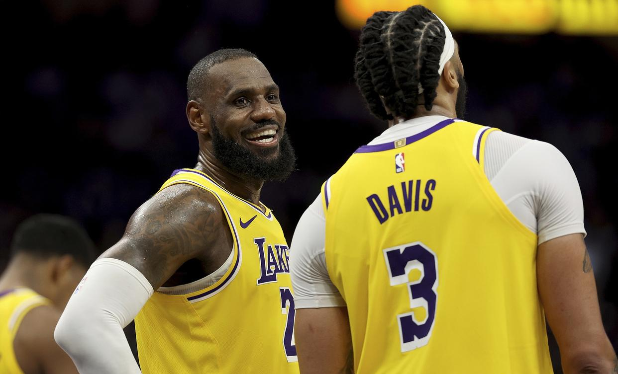 开云体育网址-Ming在老鹰比赛中重要助攻，战术调整引发热议！-开云体育网址